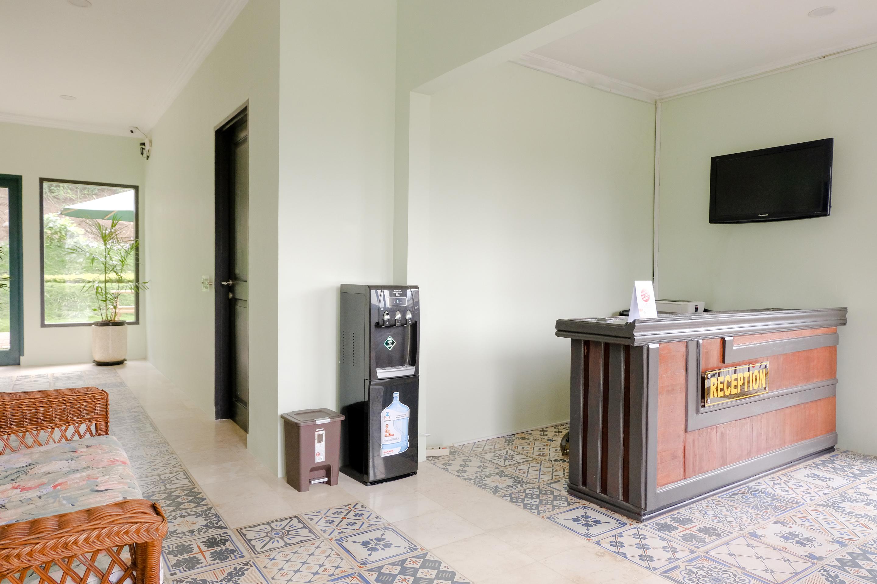 Panorama Inn Residence Batu Mitra Reddoorz Екстериор снимка