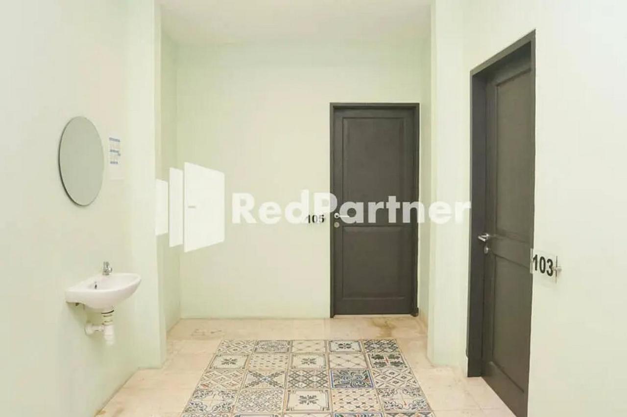 Panorama Inn Residence Batu Mitra Reddoorz Екстериор снимка