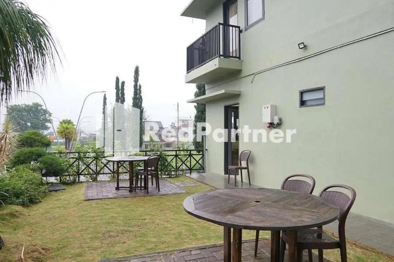 Panorama Inn Residence Batu Mitra Reddoorz Екстериор снимка