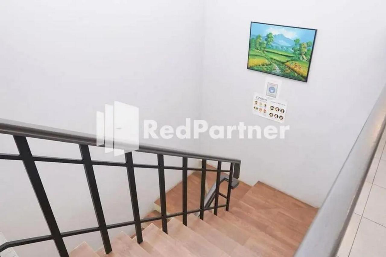 Panorama Inn Residence Batu Mitra Reddoorz Екстериор снимка