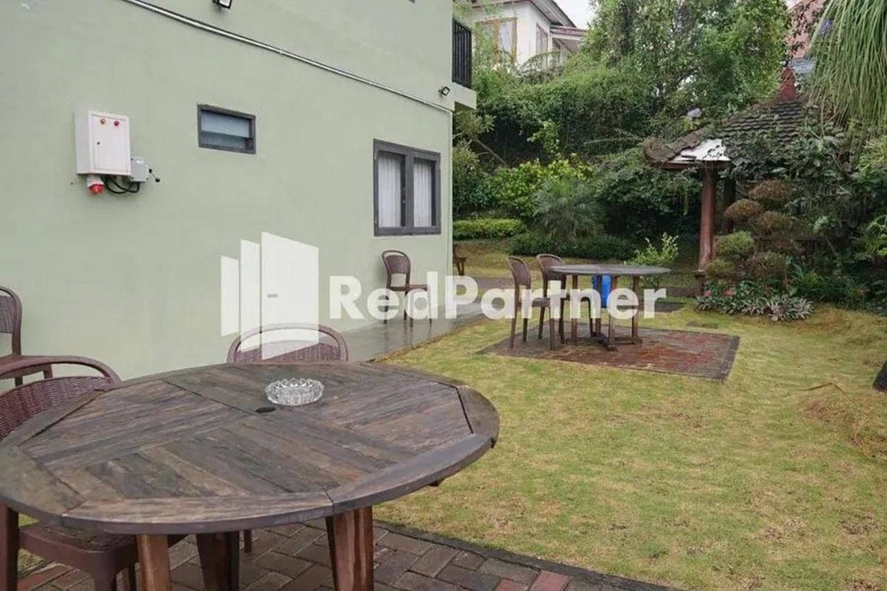 Panorama Inn Residence Batu Mitra Reddoorz Екстериор снимка