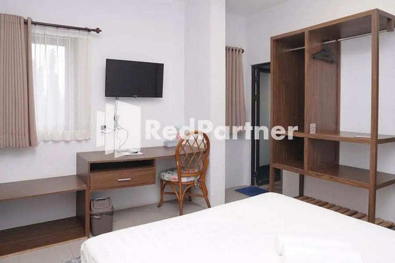 Panorama Inn Residence Batu Mitra Reddoorz Екстериор снимка