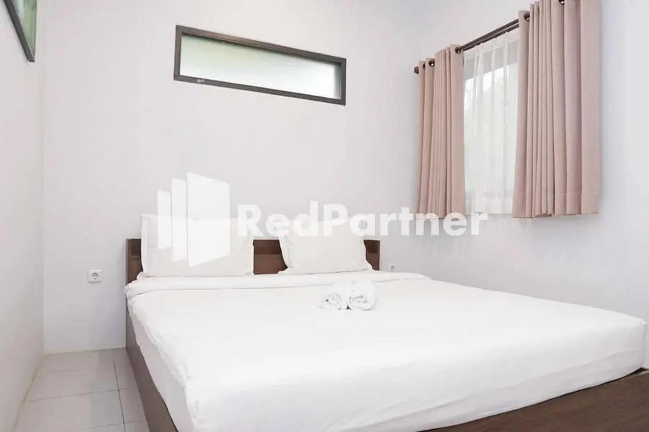 Panorama Inn Residence Batu Mitra Reddoorz Екстериор снимка